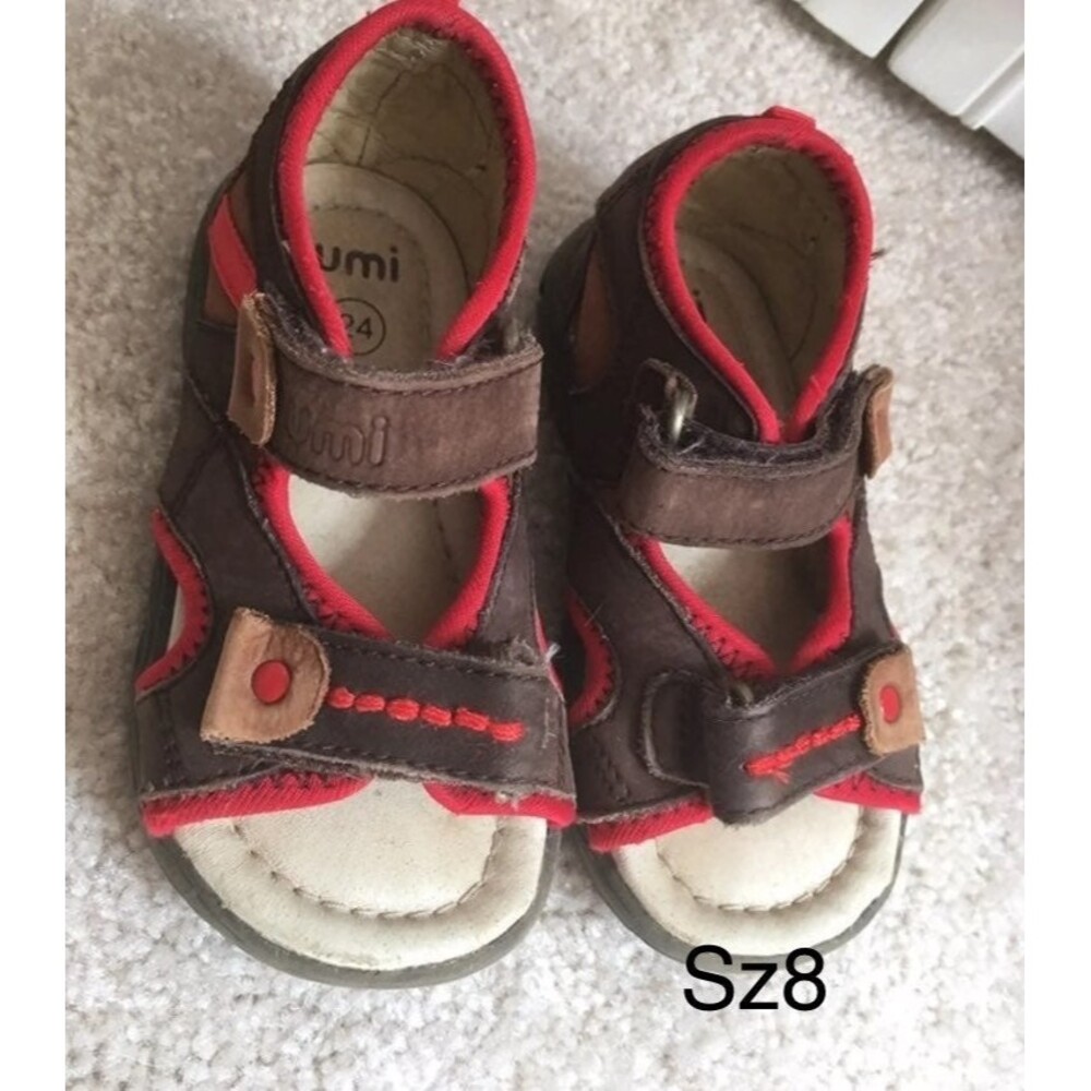 Umi size 8 toddler Brown Red Leather Sandals
